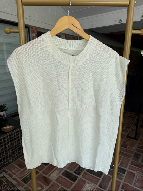 Sweaters - Women's Ivory Sleeveless Knit Sweater Top Size M